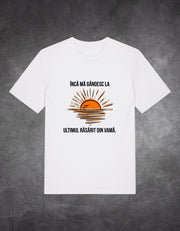 Tricou Ultimul Răsărit pe model față | Ristlin